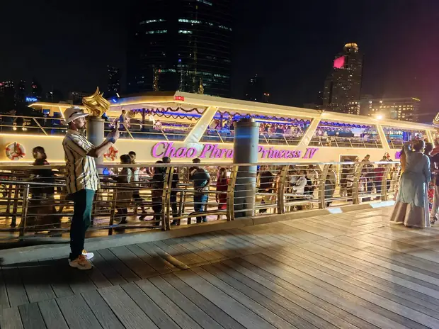 Cruising Bangkok after dark — a trip with OneDD Tour