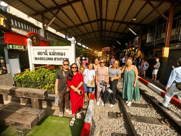 Maeklong railway market — a trip with OneDD Tour