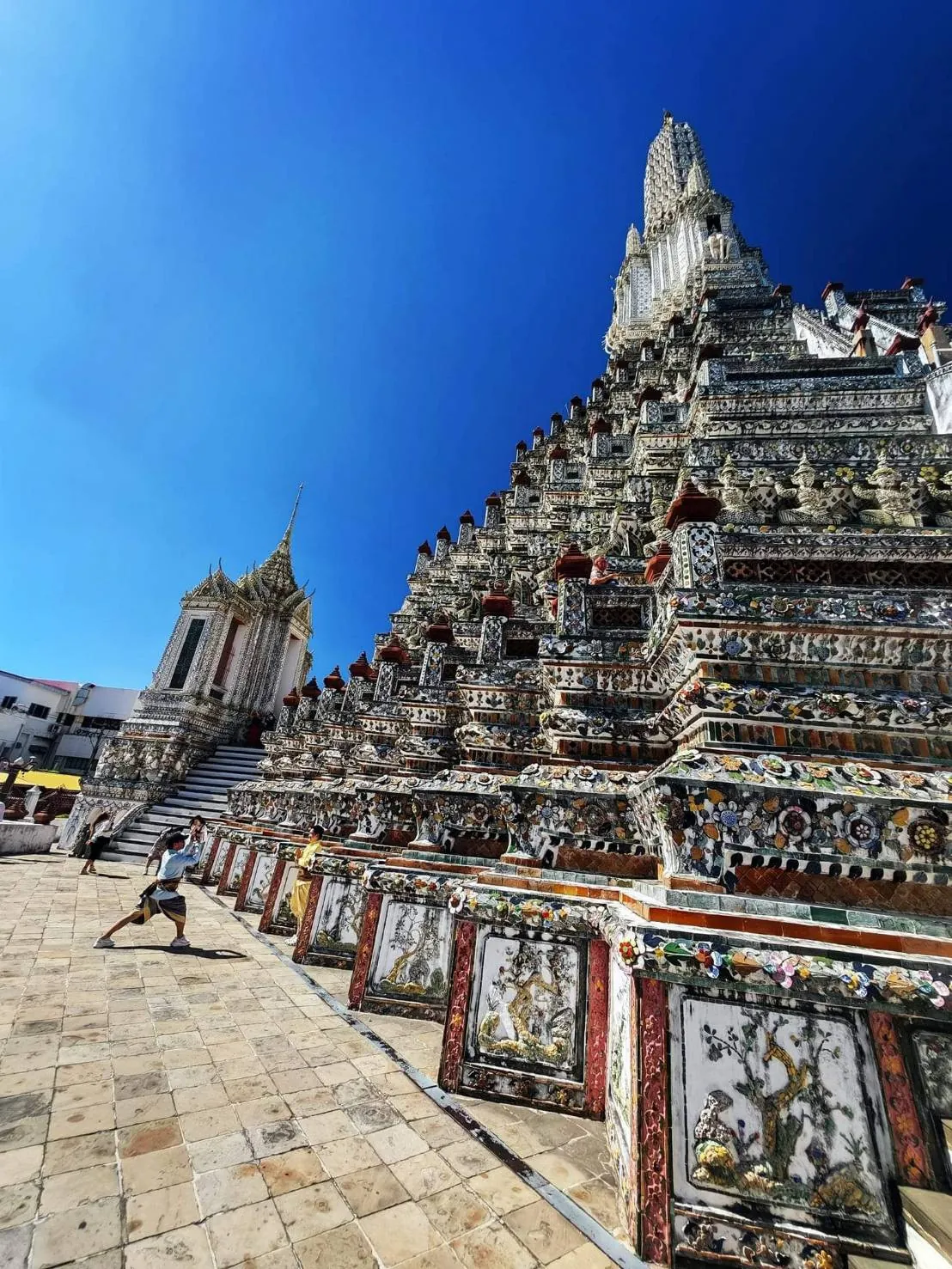 The Wat Arun prang up close — a trip with OneDD Tour by KrishHoliday