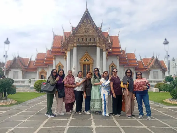A group visit to Wat Benchamabophit — a trip with OneDD Tour