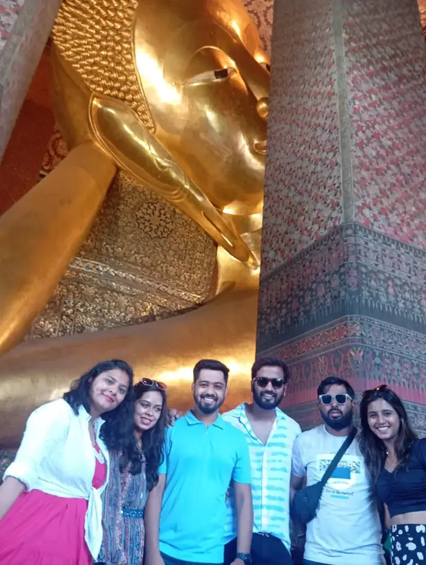 Guests at Wat Pho — a trip with OneDD Tour